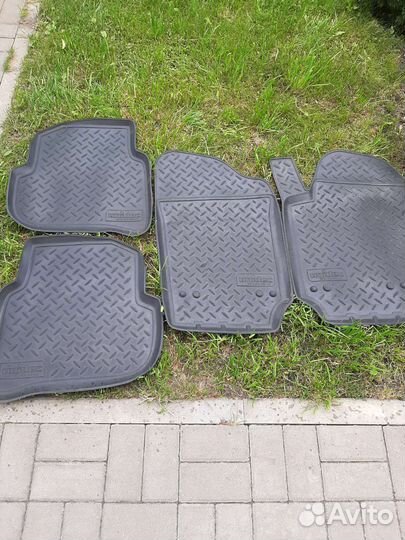 Автомобильные коврики на Polo