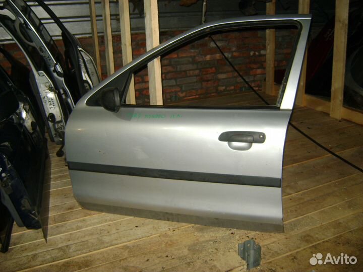 Дверь передняя левая Форд Мондео 1 серебряный