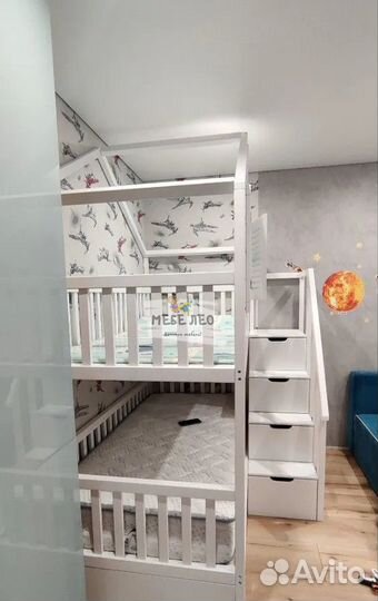 Двухъярусная кровать