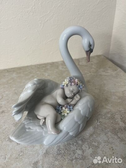 Фарфоровая фигурка ручной работы Лебедь Lladro