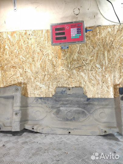 Защита антигравийная левая Volkswagen Transporter