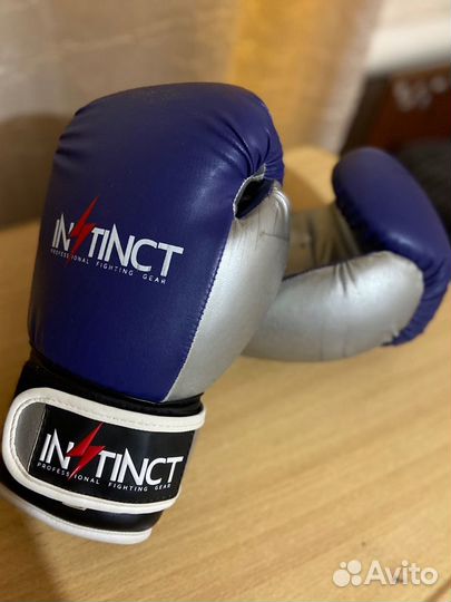 Боксерские перчатки