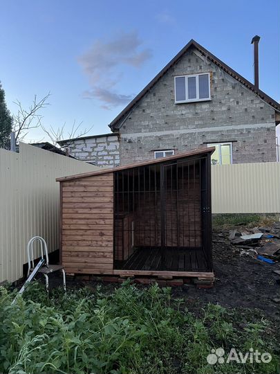 Вольер с будкой