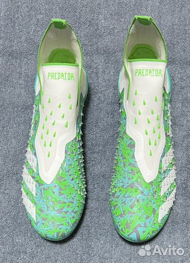 Футбольные бутсы adidas predator