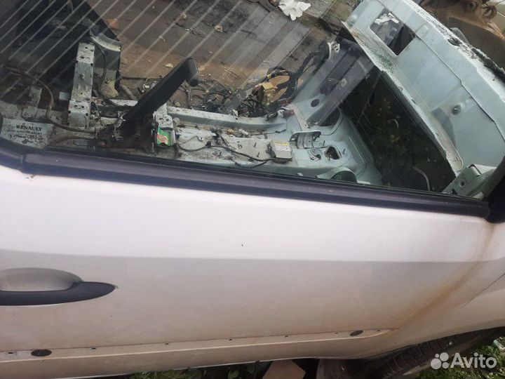 Уплотнитель стекла двери передний Renault Kangoo