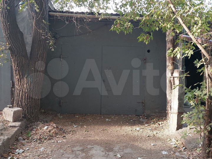 Гараж, > 30 м²