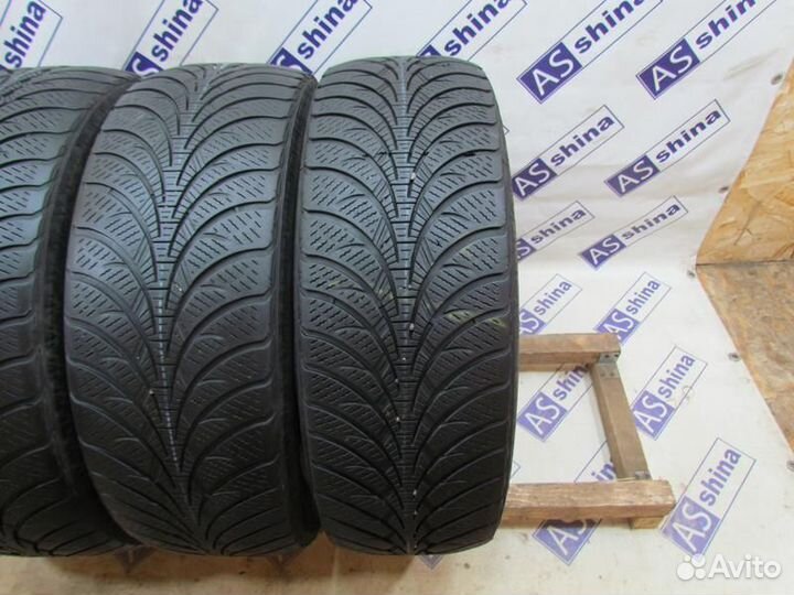 Goodyear UltraGrip Ice WRT 235/60 R18 88R