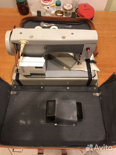 Швейная машина Чайка 3