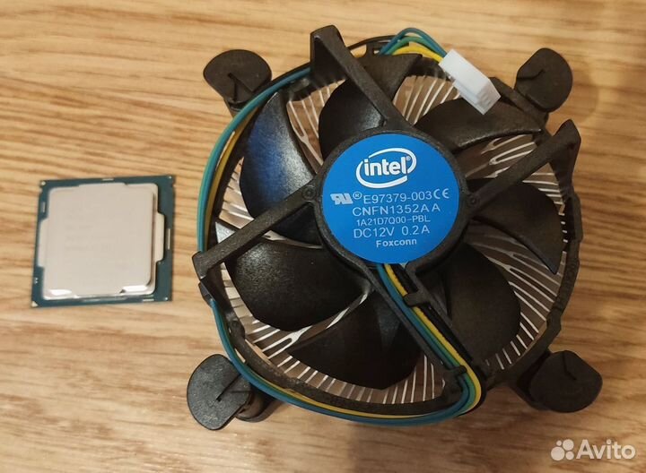 Процессор Intel core i3 7100 с кулером