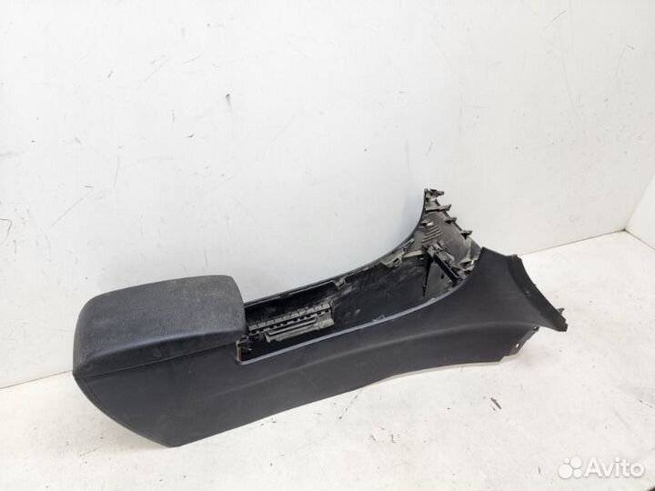 Подлокотник Mazda 3 BL 2009-2012