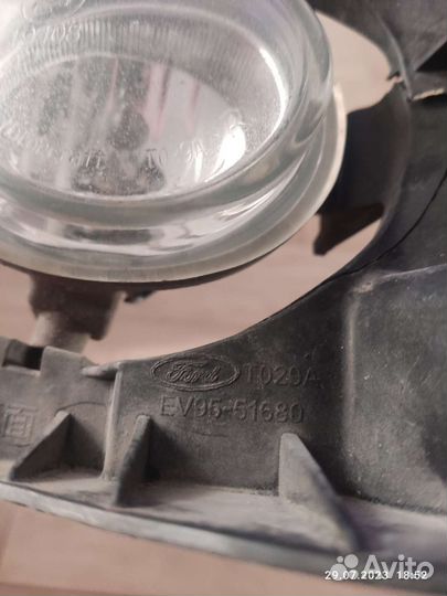 Правая противотуманная фара Ford Escape Тайванец