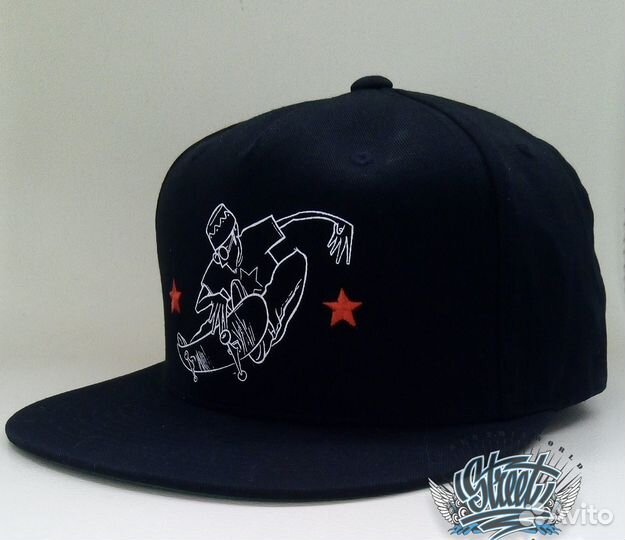 Кепки снепбэк с прямым козырьком фирменные новые
