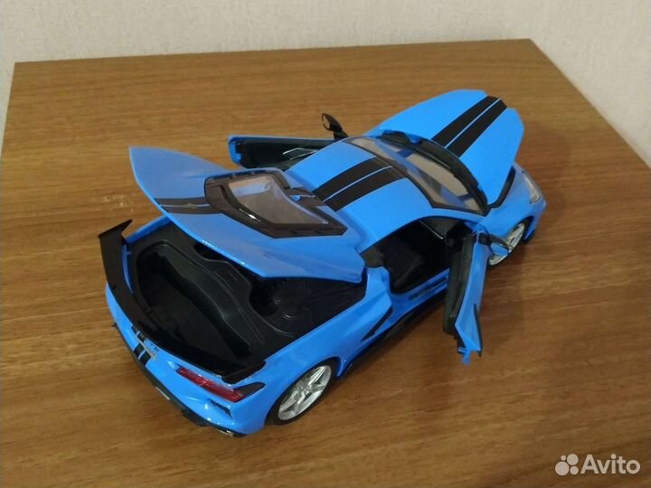 Машина Maisto 1/18