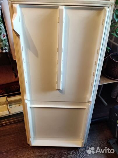 Дверца от холодильника Аристон