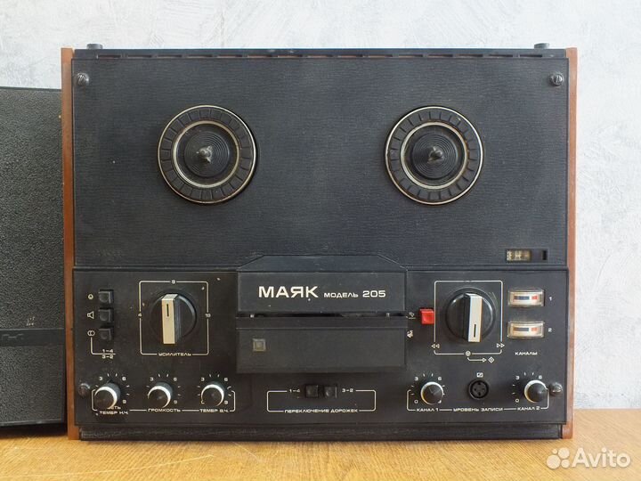 Катушечный магнитофон маяк 205
