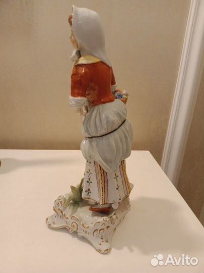 Статуэтка Дама с корзинкой, Германия, конец 19- на