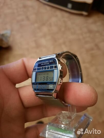 Часы электроника 55б