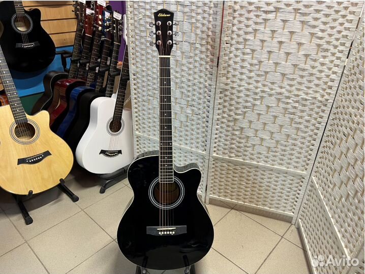 Акустическая гитара