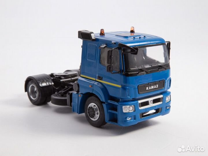 1:43 Масштабная модель камаз-5490-S5 седельный тяг