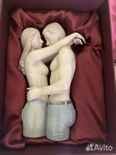 Статуэтка влюбленные