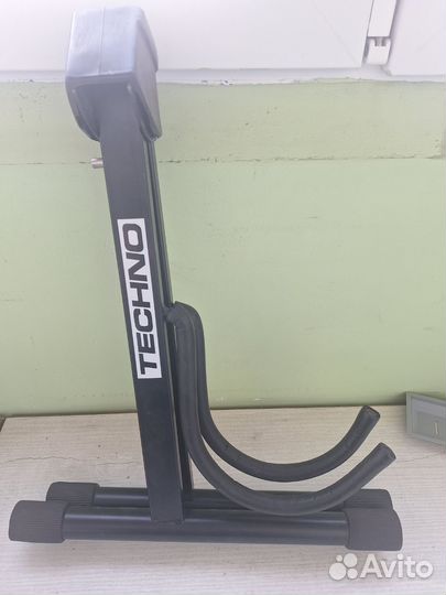 Подставка для гитары напольная