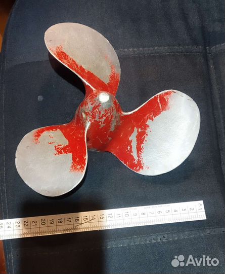 Гребной винт на лодочный мотор