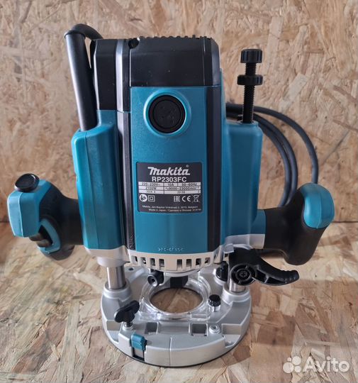 Фрезер Makita RP2303FC02