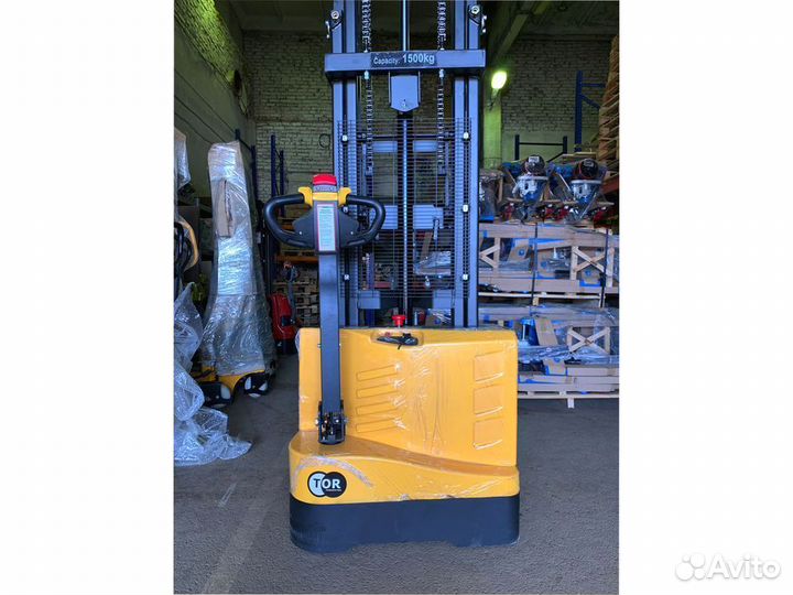 Штабелер электрический самоходный