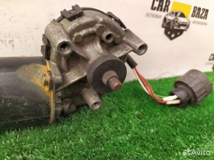 Моторчик стеклоочистителя BMW 3