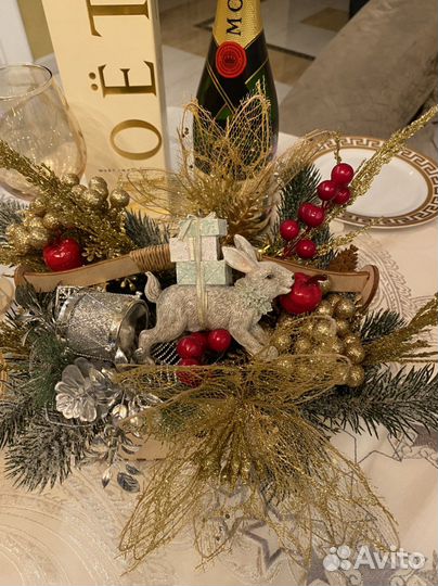 Новогодние елочные игрушки «Кролик с подарками»