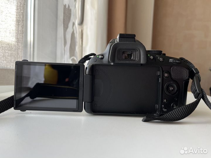 Зеркальный фотоаппарат nikon