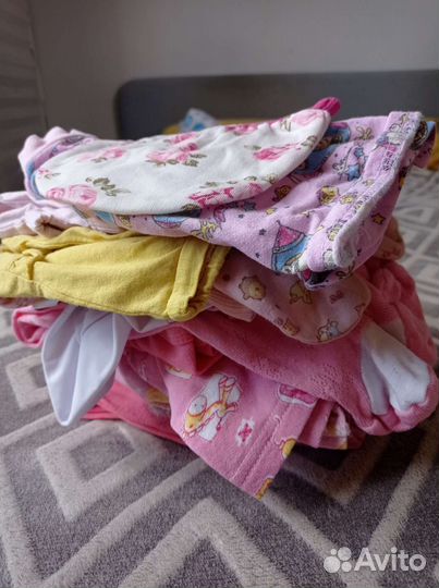 Вещи пакетом на девочку отдам бесплатно