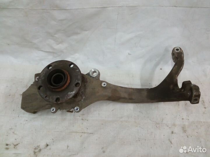 Кулак поворотный Audi A8 D3