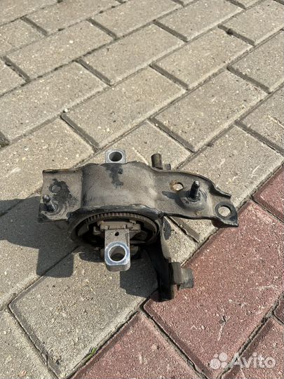 Опора кпп Polo Sedan