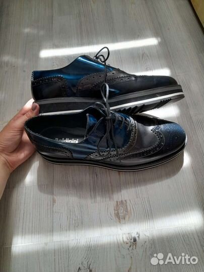 Кроссовки и ботинки