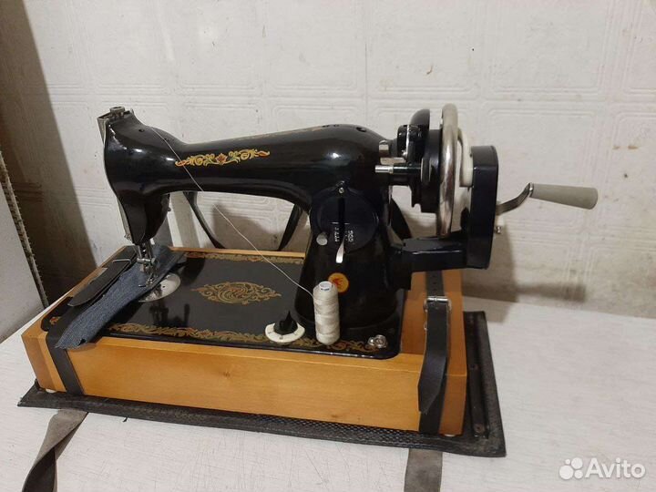 Швейная машинка подольск 2м