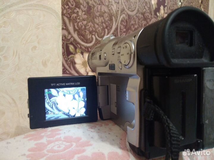 Видеокамера Sharp VL-WD250S аналоговая Малайзия