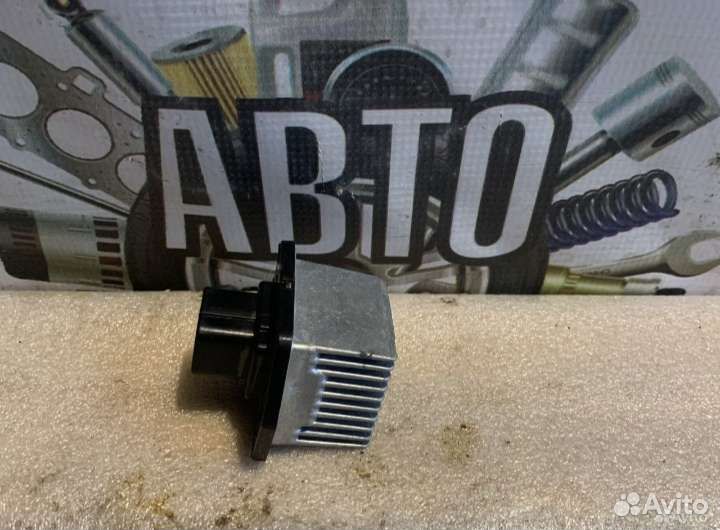 Сузуки Гранд Витара 2.0 резистор печки