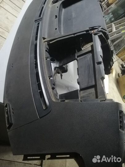 Торпедо (панель) на Ford Transit