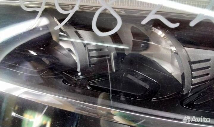 Фара левая Mercedes-Benz GLC