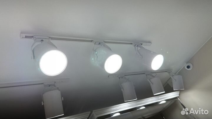 Светильник потолочный на рейлинге