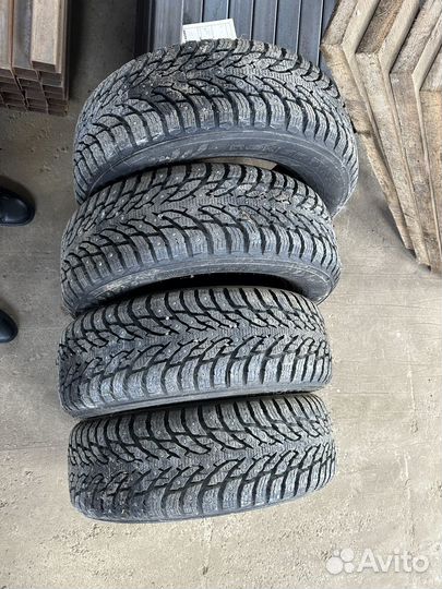 Nokian Tyres Hakkapeliitta 9 SUV 215/65 R16