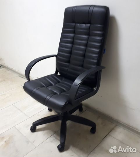 Кресло руководителя Атлант Ультра к/з чёрный