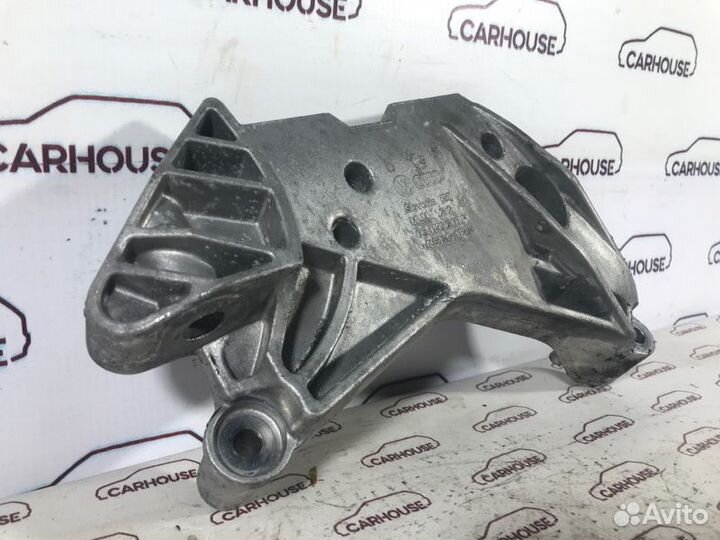 Кронштейн двигателя Audi A4 1.8 CDA