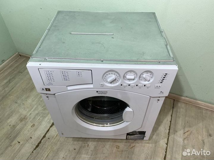 Встроенная стиральная машина Hotpoint-Ariston