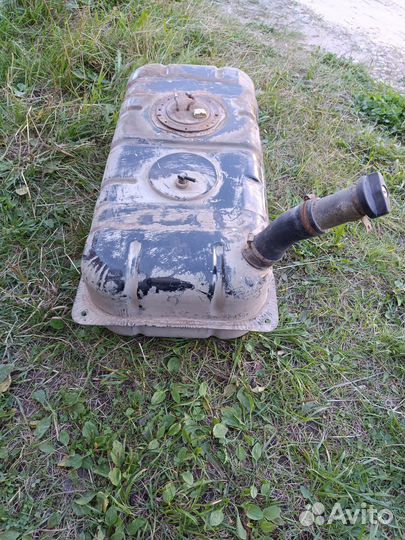 Бак топливный