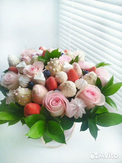 Клубничный букет