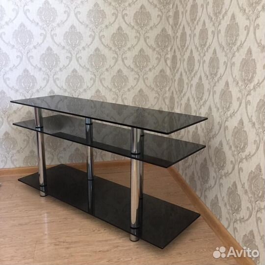 Стеклянный столик
