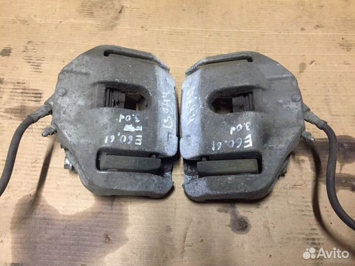 Суппорта передняя Bmw E60