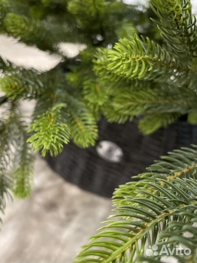 Плетёная корзина-юбка для ёлки